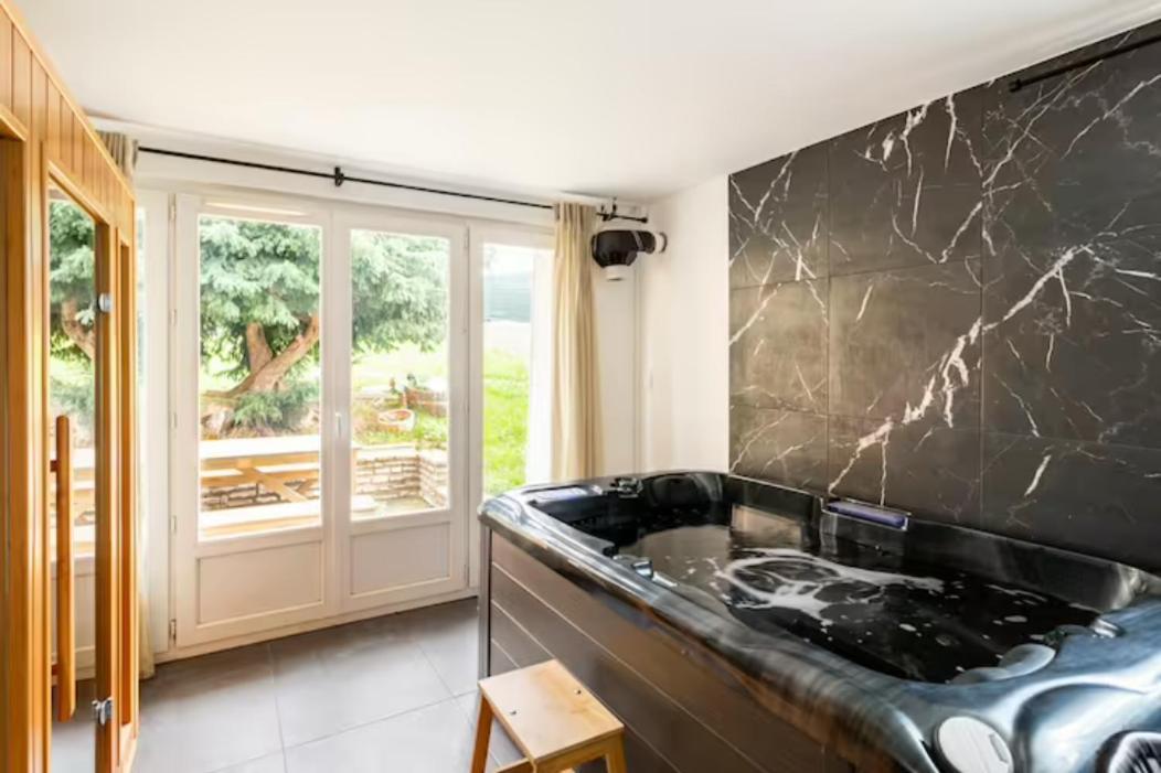 Le Chill Suite & Spa Boissy-Saint-Léger Exteriér fotografie