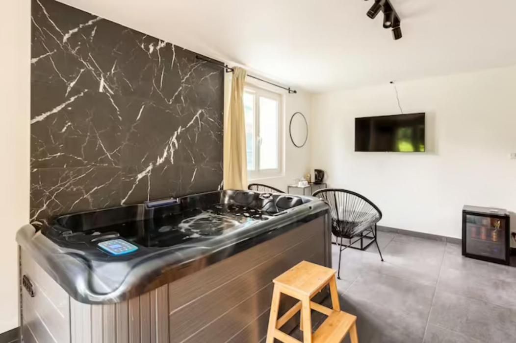 Le Chill Suite & Spa Boissy-Saint-Léger Exteriér fotografie